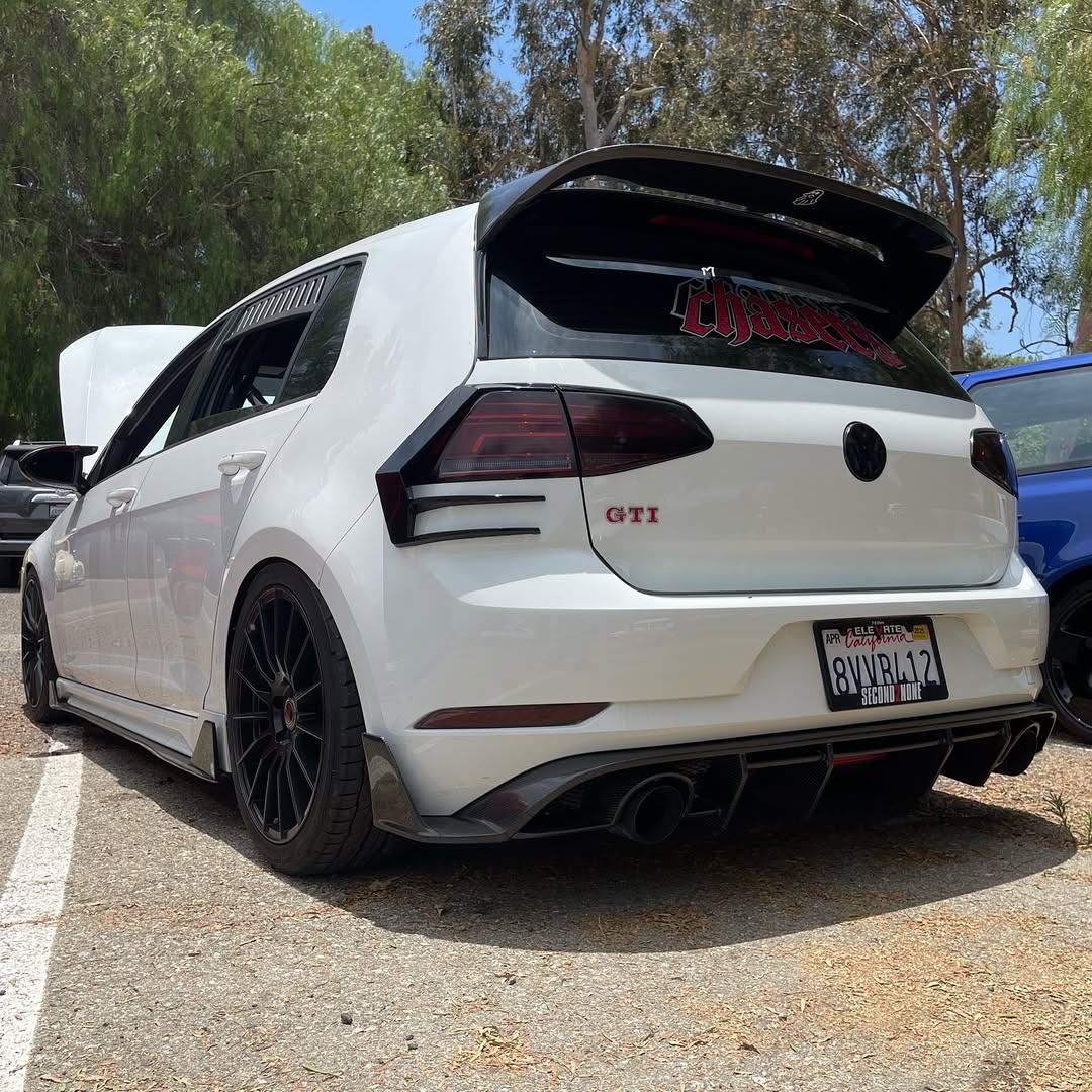 Robot Craftsman Side Skirts & Extensions